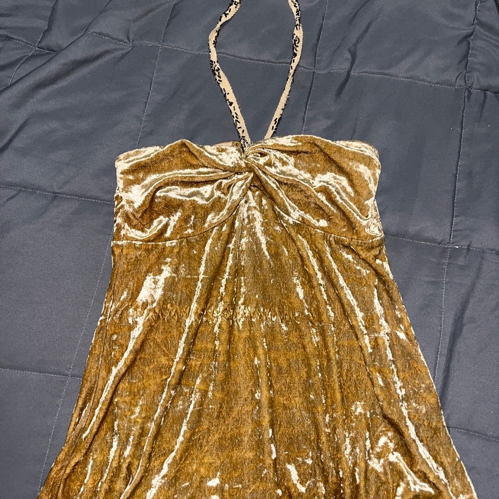 Gold/mustard yellow halter type top. Beautiful crushed-ish velvet.